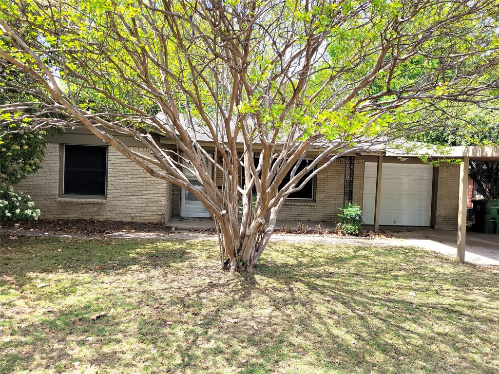 504 S Judd Street, White Settlement, TX 76108