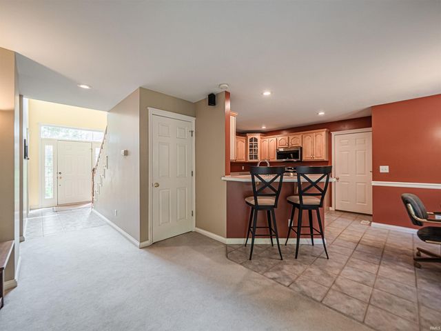 2847 Oak Trail Drive, Newburgh, IN 47630