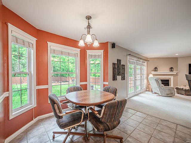 2847 Oak Trail Drive, Newburgh, IN 47630