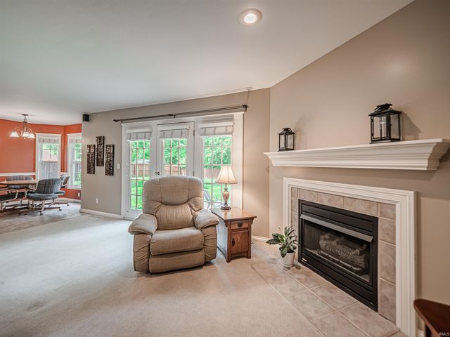 2847 Oak Trail Drive, Newburgh, IN 47630