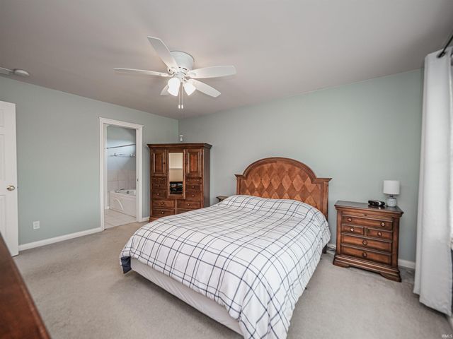 2847 Oak Trail Drive, Newburgh, IN 47630