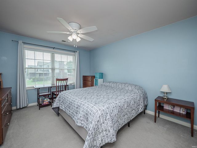2847 Oak Trail Drive, Newburgh, IN 47630