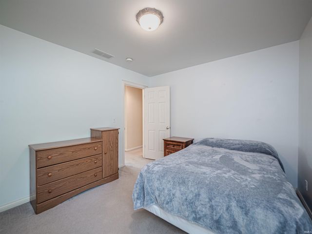 2847 Oak Trail Drive, Newburgh, IN 47630