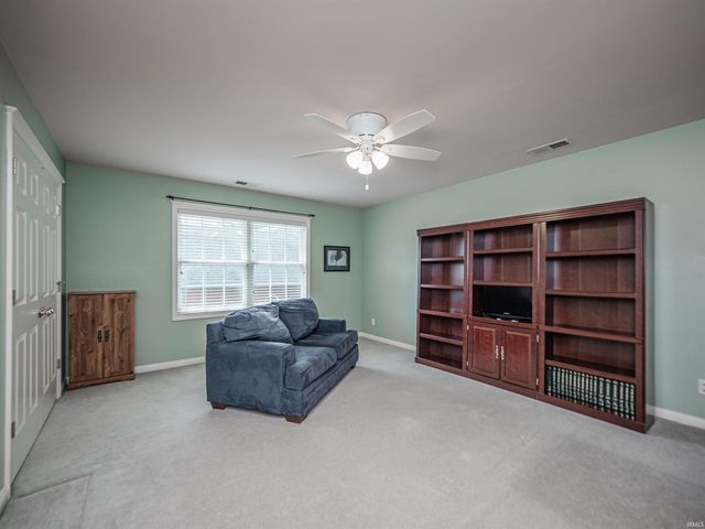 2847 Oak Trail Drive, Newburgh, IN 47630