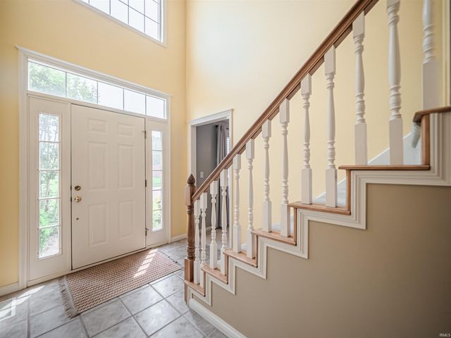 2847 Oak Trail Drive, Newburgh, IN 47630