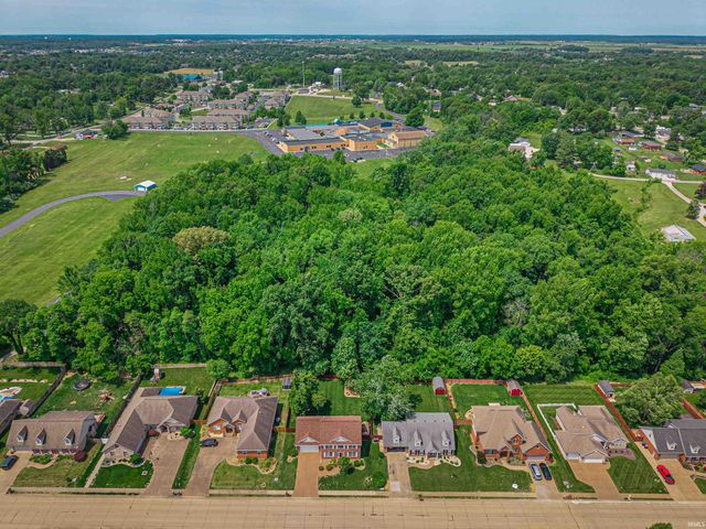 2847 Oak Trail Drive, Newburgh, IN 47630