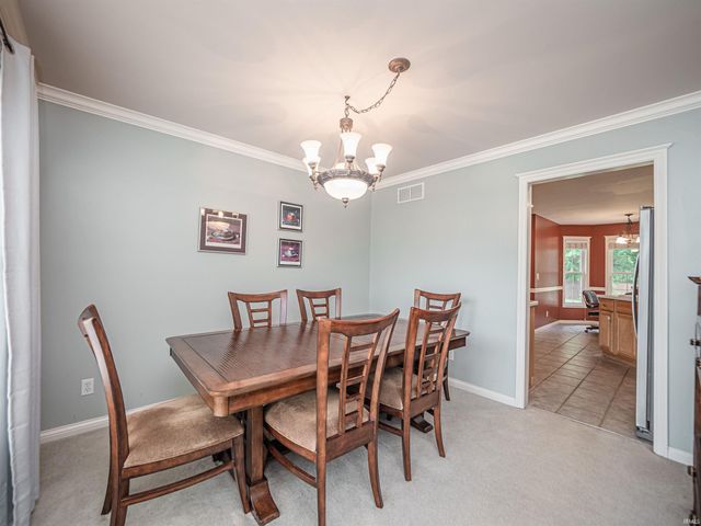 2847 Oak Trail Drive, Newburgh, IN 47630