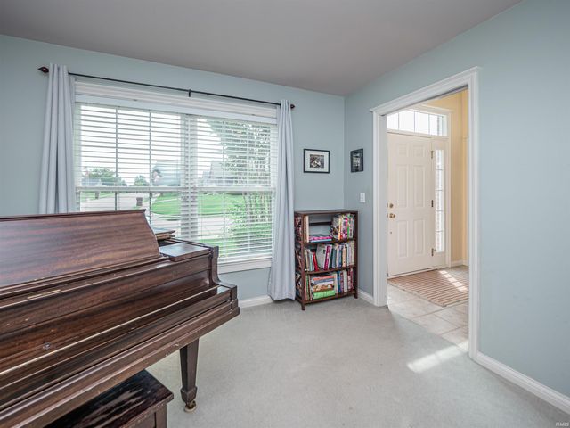2847 Oak Trail Drive, Newburgh, IN 47630