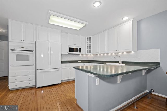 26 LYNTHWAITE FARM LN, Wilmington, DE 19803