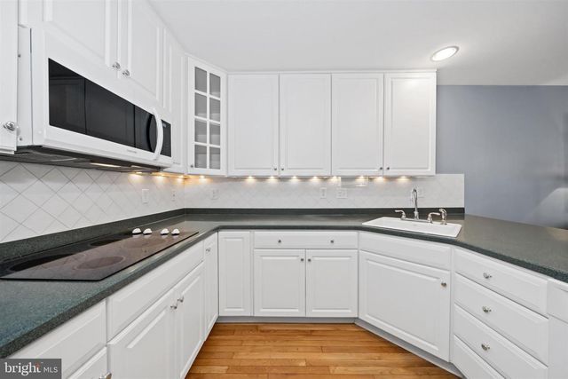 26 LYNTHWAITE FARM LN, Wilmington, DE 19803