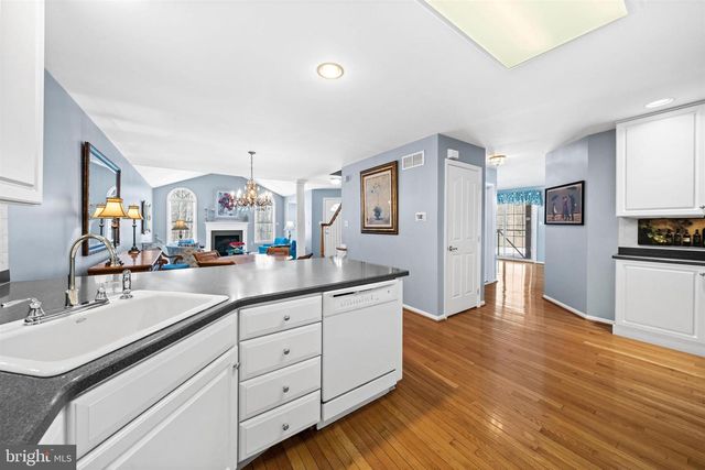 26 LYNTHWAITE FARM LN, Wilmington, DE 19803