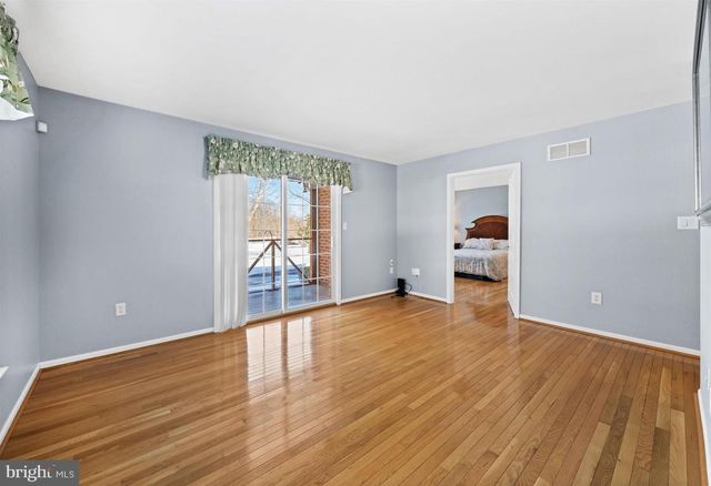 26 LYNTHWAITE FARM LN, Wilmington, DE 19803