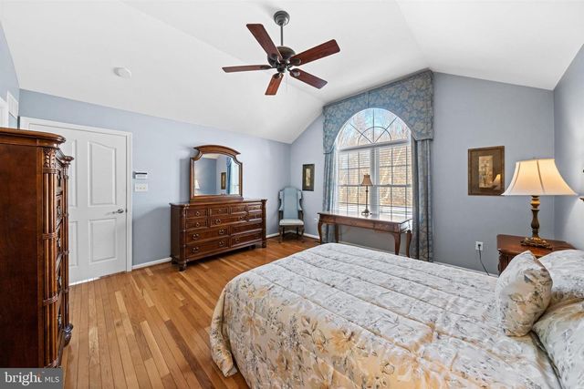 26 LYNTHWAITE FARM LN, Wilmington, DE 19803