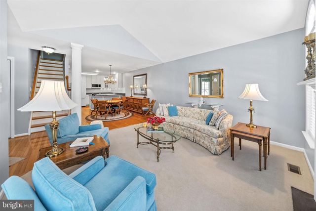 26 LYNTHWAITE FARM LN, Wilmington, DE 19803