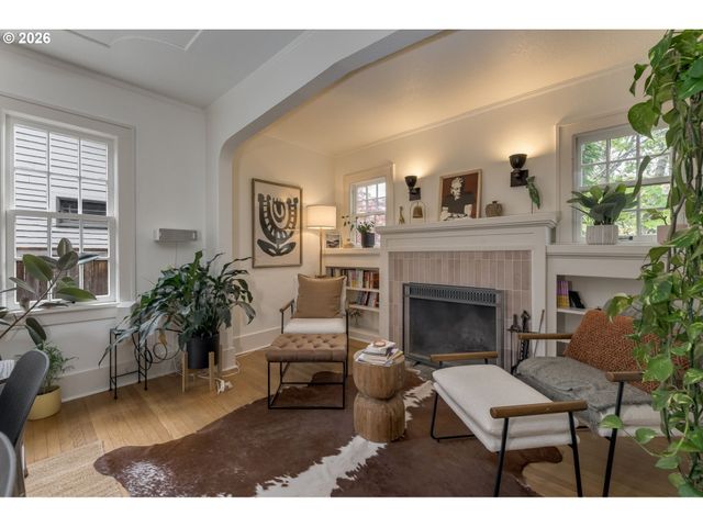 1332 Ne FREMONT St, Portland, OR 97212