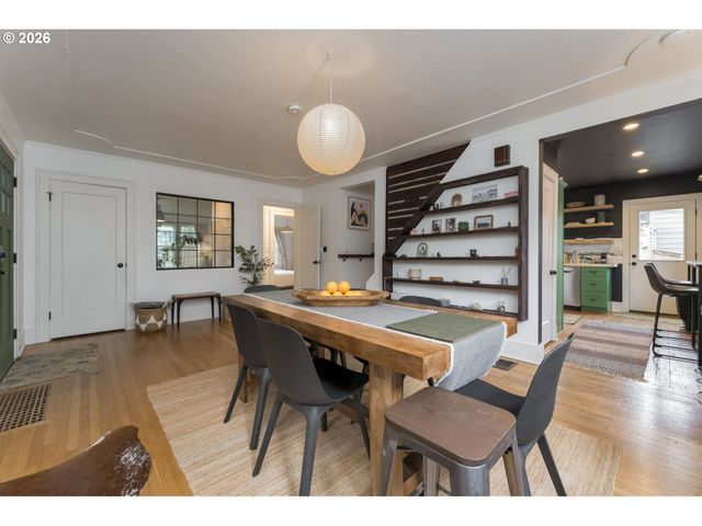 1332 Ne FREMONT St, Portland, OR 97212