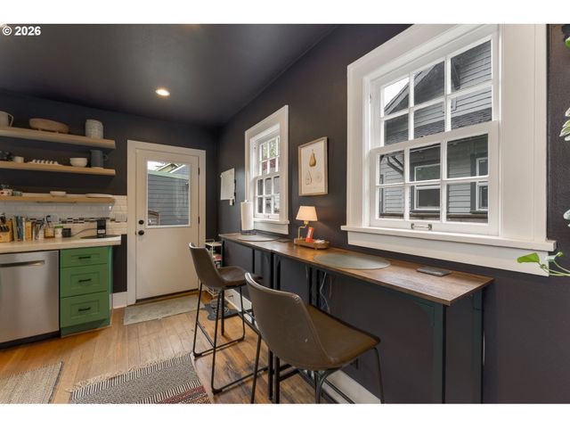 1332 Ne FREMONT St, Portland, OR 97212