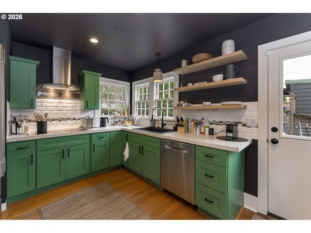 1332 Ne FREMONT St, Portland, OR 97212