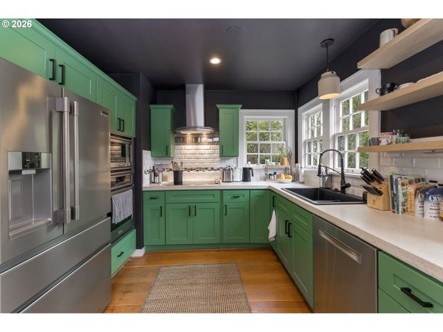 1332 Ne FREMONT St, Portland, OR 97212