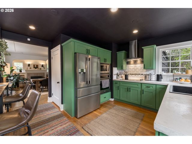 1332 Ne FREMONT St, Portland, OR 97212