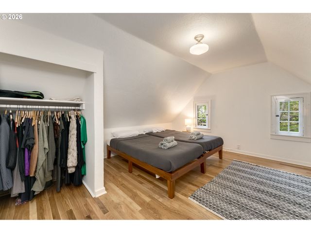 1332 Ne FREMONT St, Portland, OR 97212