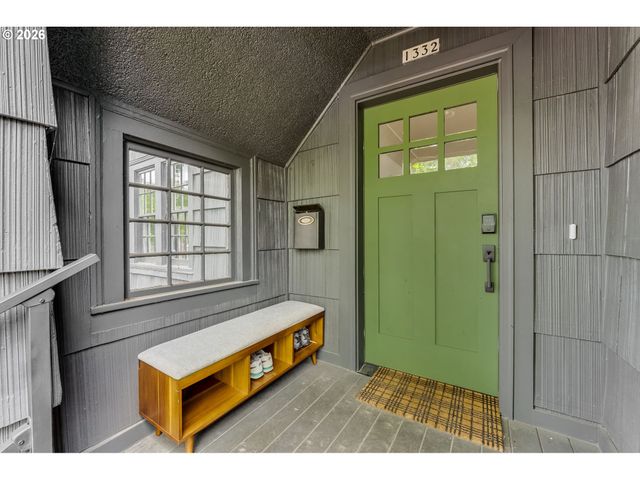 1332 Ne FREMONT St, Portland, OR 97212