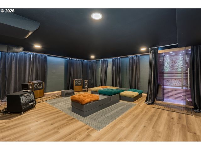 1332 Ne FREMONT St, Portland, OR 97212