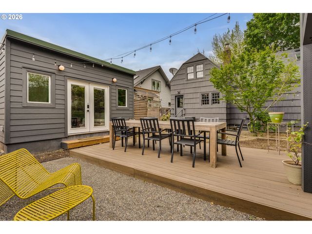 1332 Ne FREMONT St, Portland, OR 97212