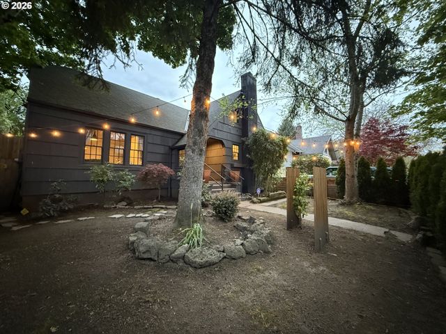 1332 Ne FREMONT St, Portland, OR 97212