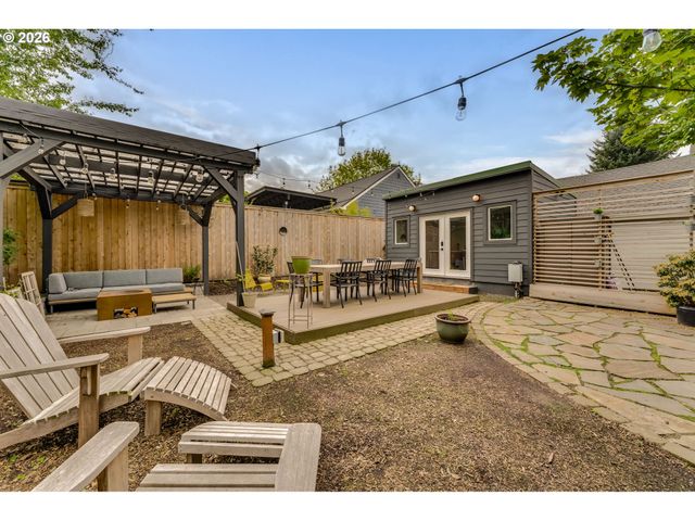 1332 Ne FREMONT St, Portland, OR 97212