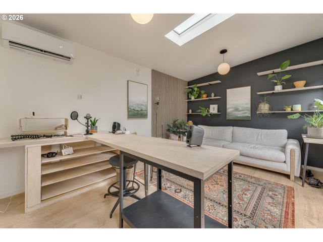 1332 Ne FREMONT St, Portland, OR 97212