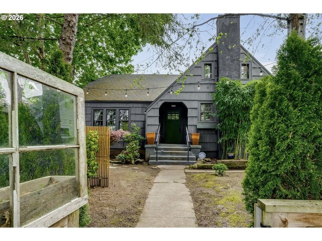 1332 Ne FREMONT St, Portland, OR 97212
