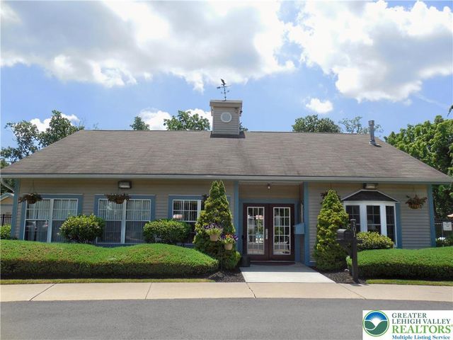 112 Freedom Court, Bethlehem Twp, PA 18020