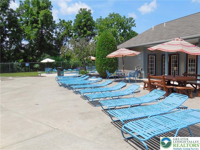 112 Freedom Court, Bethlehem Twp, PA 18020