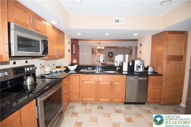 112 Freedom Court, Bethlehem Twp, PA 18020