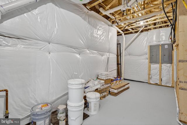 611 GIBSON DR SW, Vienna, VA 22180