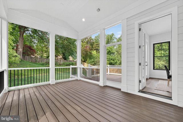 611 GIBSON DR SW, Vienna, VA 22180