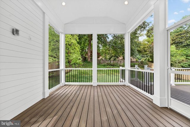 611 GIBSON DR SW, Vienna, VA 22180