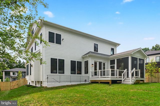 611 GIBSON DR SW, Vienna, VA 22180