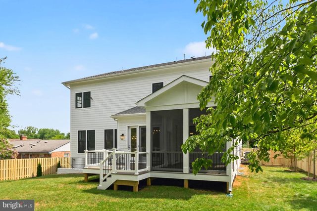 611 GIBSON DR SW, Vienna, VA 22180