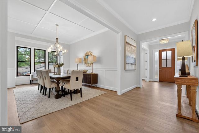 611 GIBSON DR SW, Vienna, VA 22180