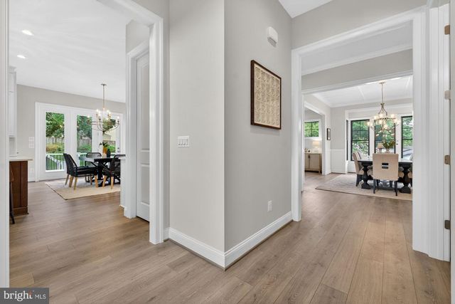 611 GIBSON DR SW, Vienna, VA 22180