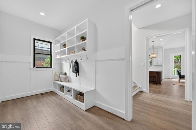 611 GIBSON DR SW, Vienna, VA 22180