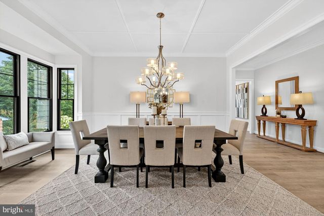 611 GIBSON DR SW, Vienna, VA 22180