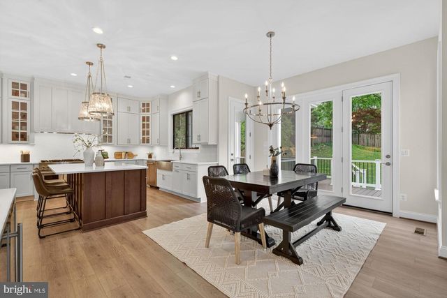 611 GIBSON DR SW, Vienna, VA 22180