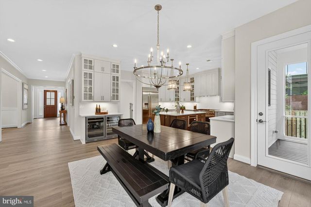 611 GIBSON DR SW, Vienna, VA 22180