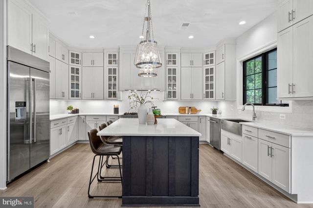 611 GIBSON DR SW, Vienna, VA 22180