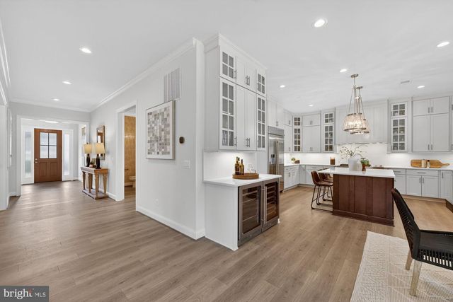 611 GIBSON DR SW, Vienna, VA 22180