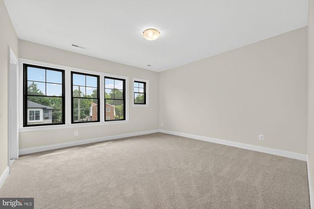 611 GIBSON DR SW, Vienna, VA 22180