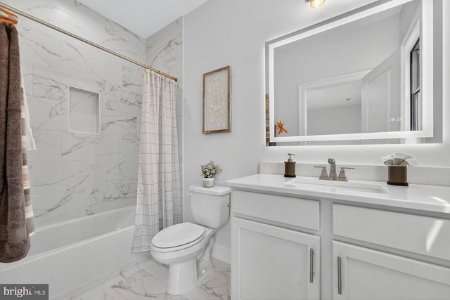 611 GIBSON DR SW, Vienna, VA 22180